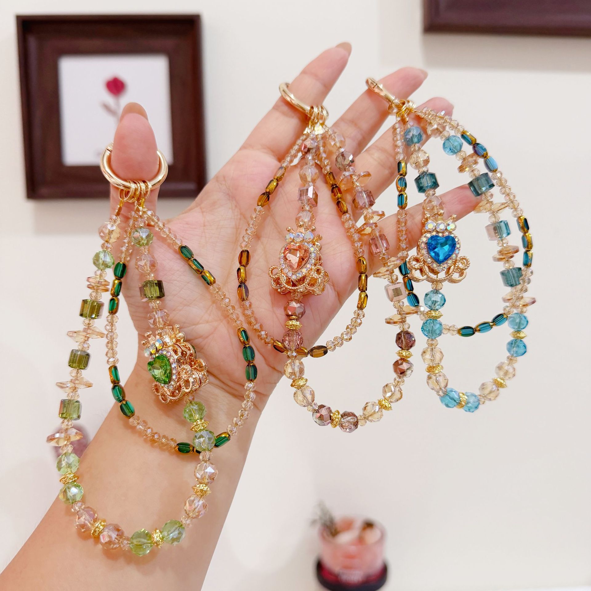 Baroque heart-shaped phone chain, bag charm, phone case strap, CCD camera strap, short double-chain wrist chain