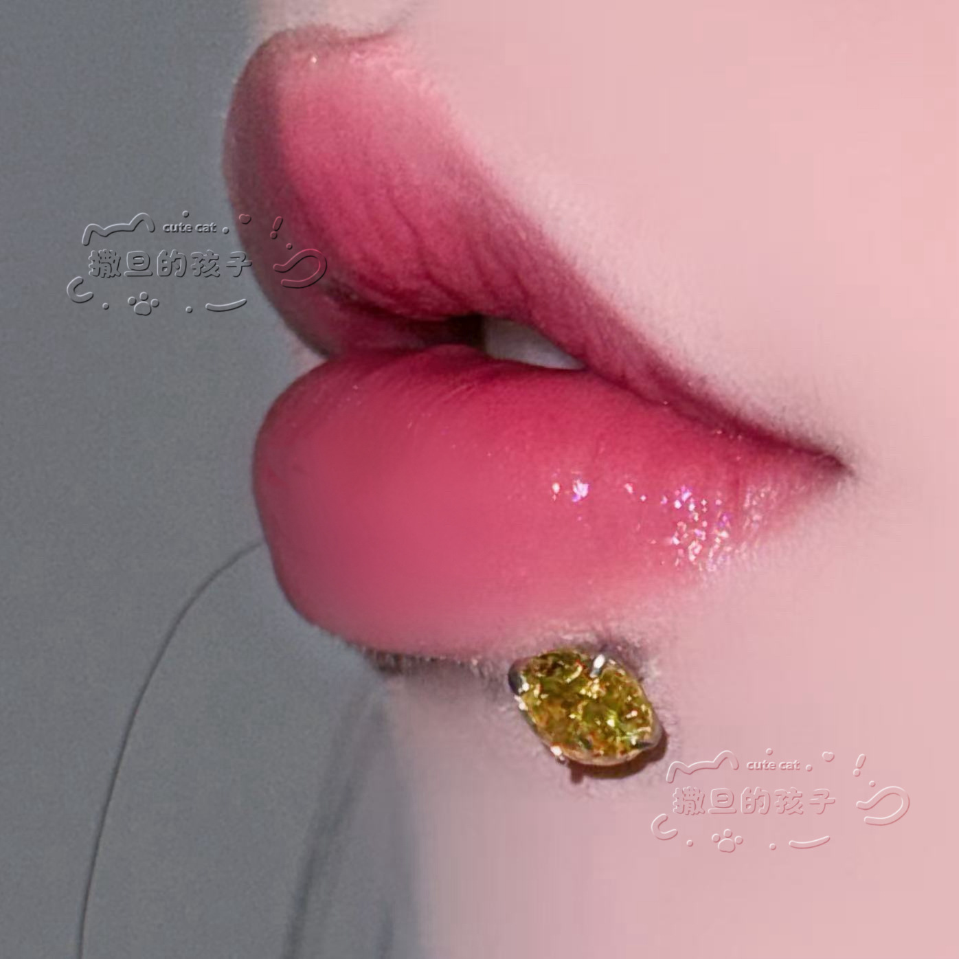 Silver pointed spike labret stud material detail