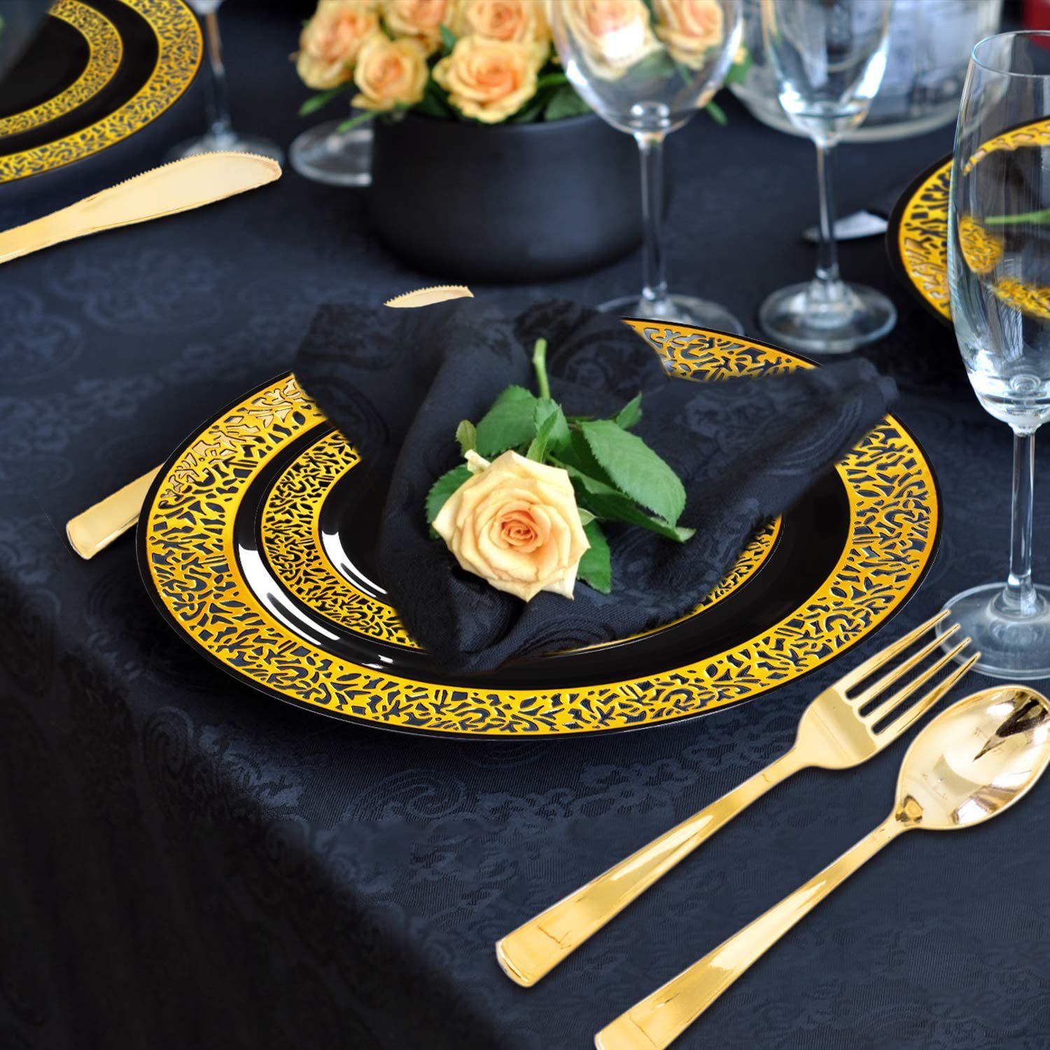 블랙 골드 중공 접시 + 9 온스 컵 + No. 10 나이프, 포크 및 스푼 + 각 25 골드 종이 타월