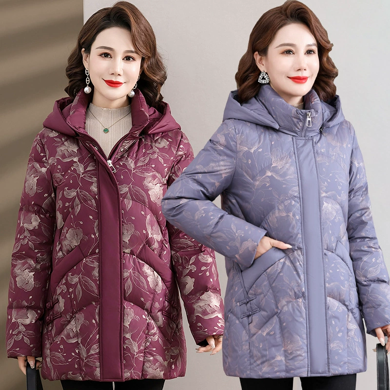 Белая утка пуховик женский 2024 новый средний и пожилой женский мама зимняя одежда средней и длинной с капюшоном теплое пальто