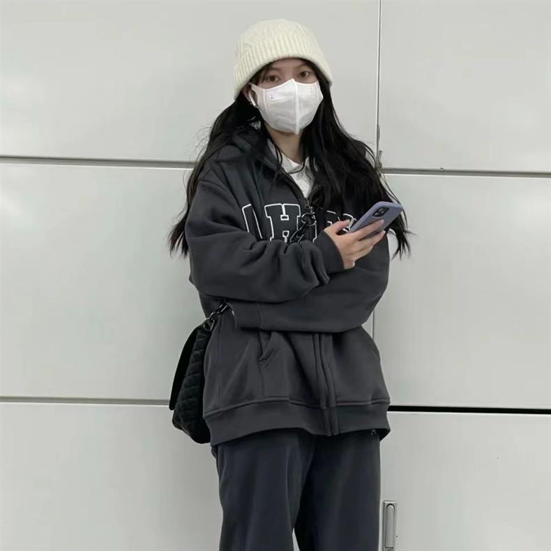 New Simple Autumn Winter Large Print Zipper Sweatshirt Unisex Couple Cardigan Jacket Trendy Brand_voghion.com