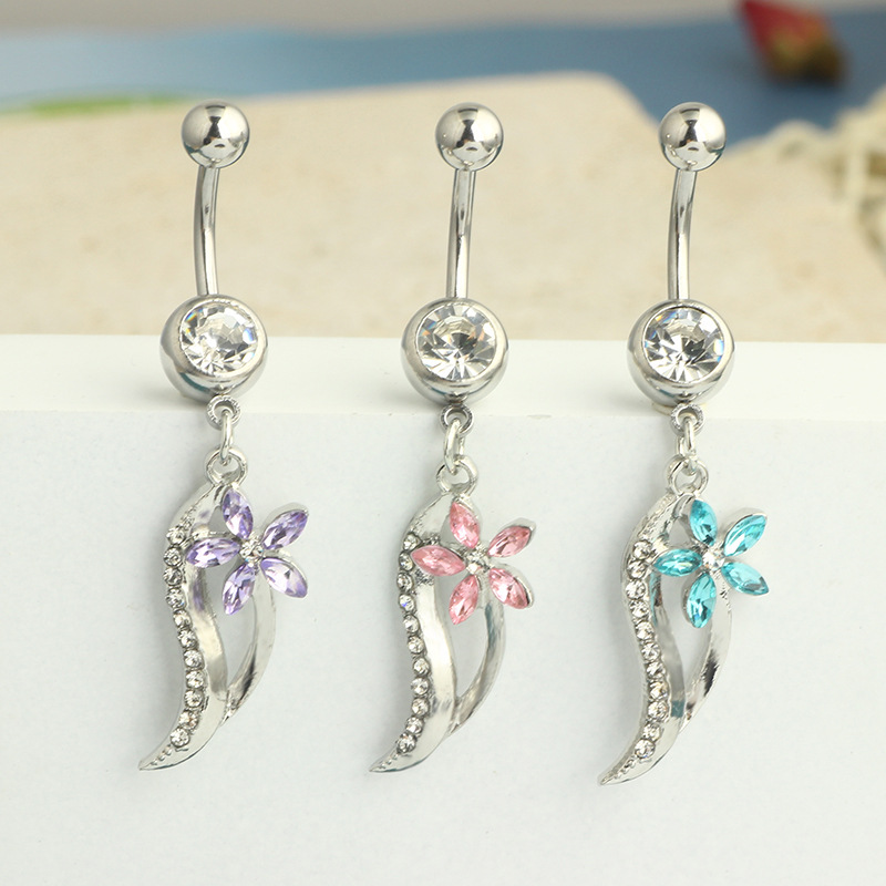16G labret stud size and finish detail