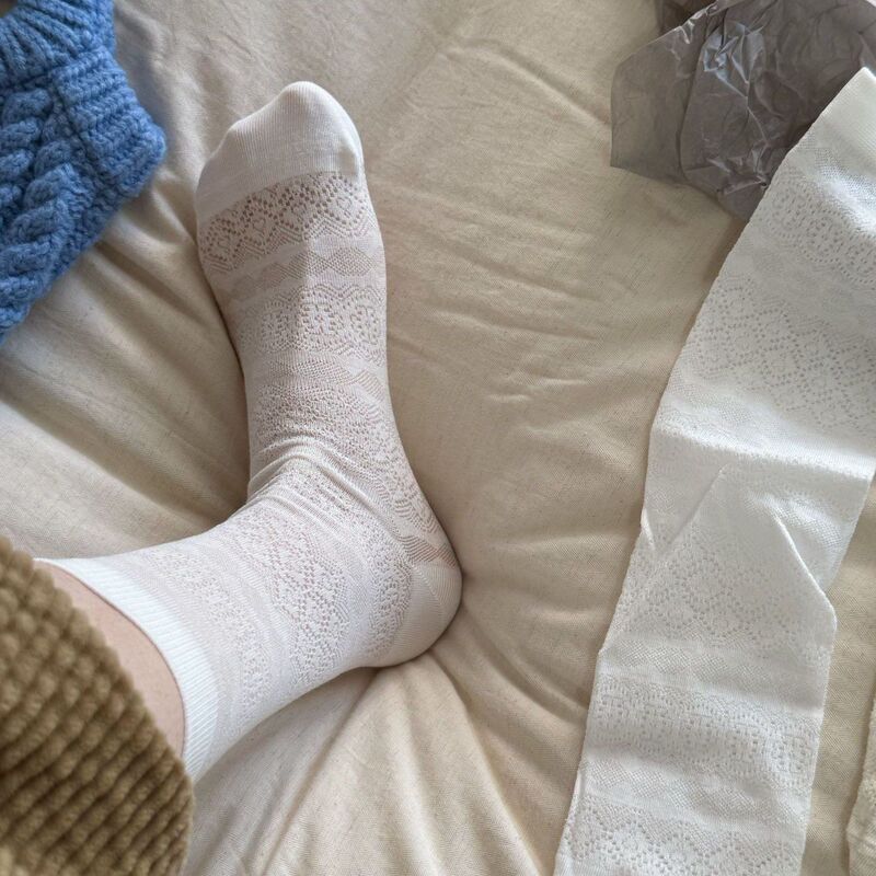 Dazzling! My Hollow Mesh Diamond-Shaped White Socks Are so Amazing! Women's Thin Breathable Socks for Spring and Summer Dazzling! My Hollow Mesh Diamond-Shaped White Socks Are so Amazing! Women's Thin Breathable Socks for Spring and Summer
