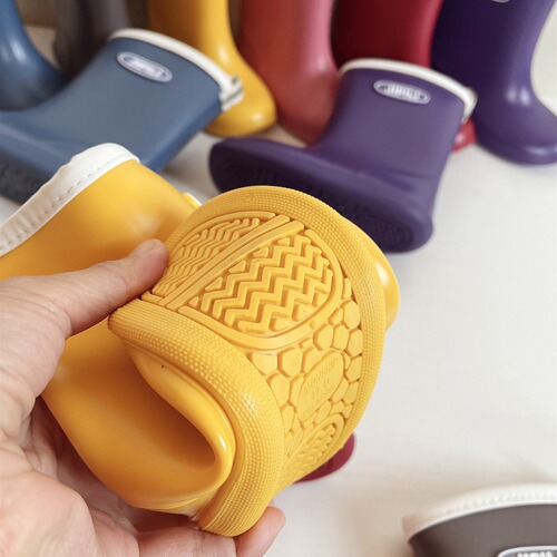 Japanese children's rain boots kindergarten girls lightweight water shoes non-slip rain boots baby elementary school boys rubber shoes middle tube