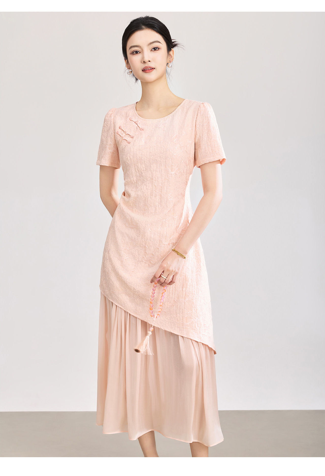Đầm maxi nữ thắt eo chất liệu lụa tơ tằm hoa văn nổi — màu hồng chi tiết 17
