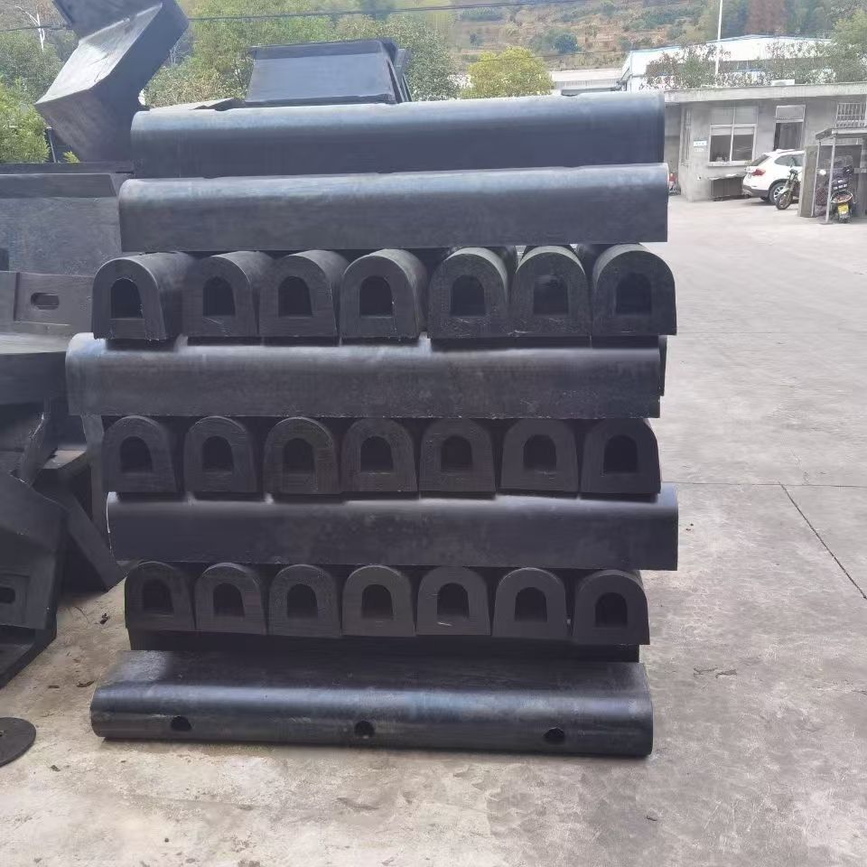 厂家直供橡胶大护舷防撞耐磨船用配件100*100 120*120 100*150