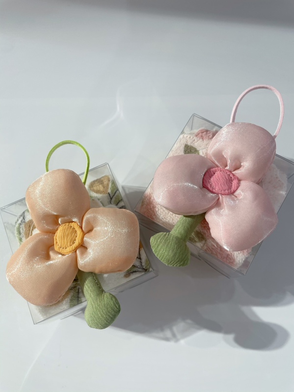 High-Grade Silks and Satins Fabric with Branches, Cotton-Filled Small Flowers, Hanging Hand Towels, Souvenir Towels, Original Wholesale