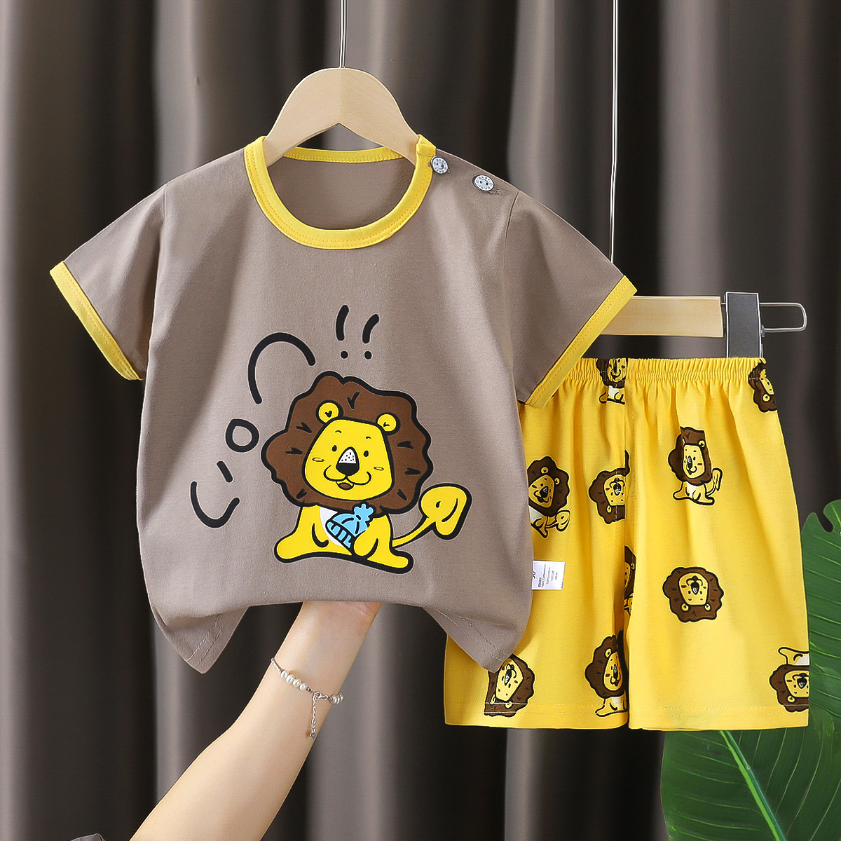 子供用半袖セット夏純綿男の子服薄いモデルの女の子tシャツ夏服赤ちゃん子供服