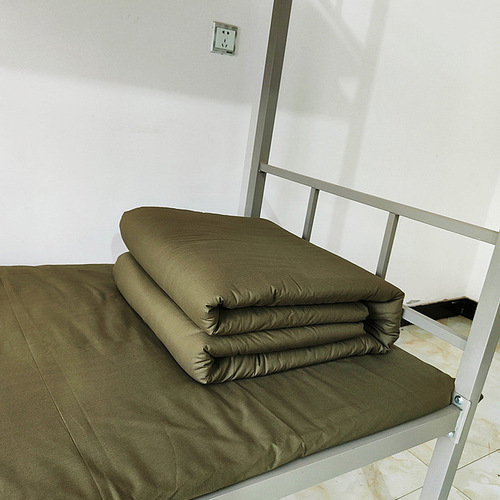 Factory wholesale top and bottom quilt for student dormitory, single bed, manual labor site protective bedding, training blanket, military green cotton quilt