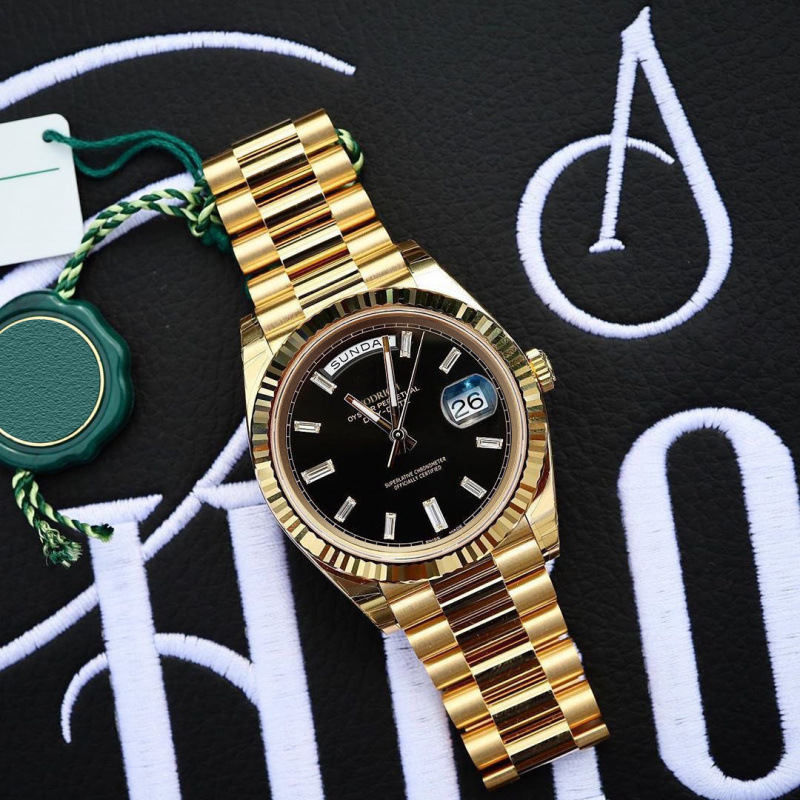 Men's Quartz Designer Watch with Day-Date Dual Calendar, Three-Bead Steel Band, Luminous Watch Wholesale Men's Quartz Designer Watch with Day-Date Dual Calendar, Three-Bead Steel Band, Luminous Watch Wholesale