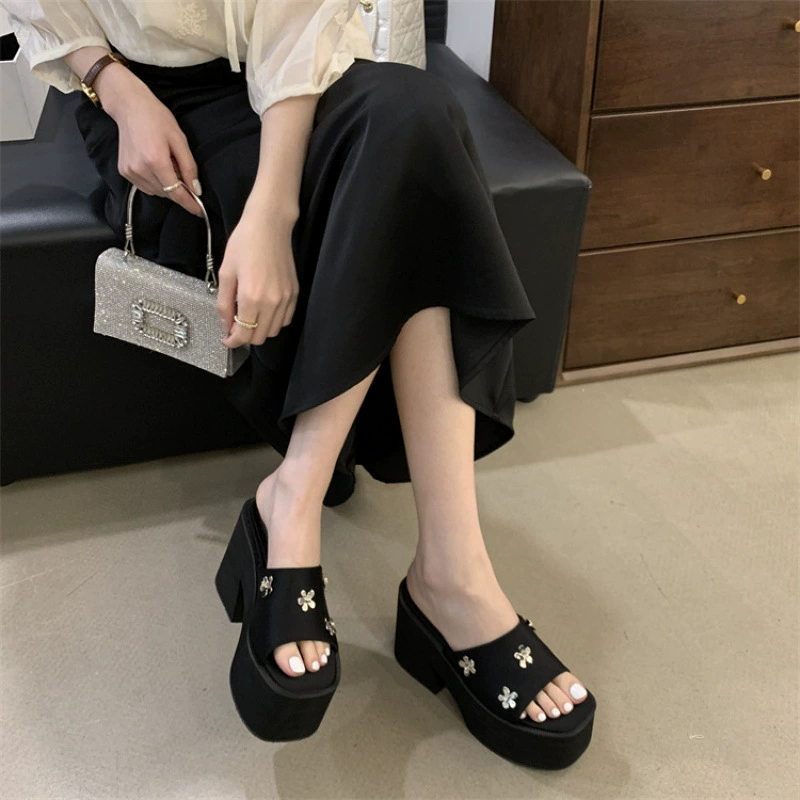 Модные наружные стразы с открытыми пальцами на толстом фоне на каблуке холодные тапочки женские 2025 лето новая кожа супер высокие каблуки