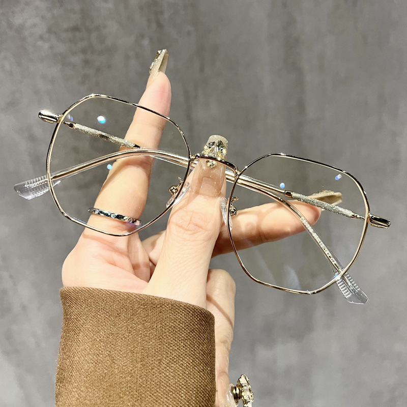 High-grade ultra-light anti-blue light glasses for women with myopia can be equipped with degree of plain-looking all-match polygonal eye frame for men High-grade ultra-light anti-blue light glasses for women with myopia can be equipped with degree of plain-looking all-match polygonal eye frame for men