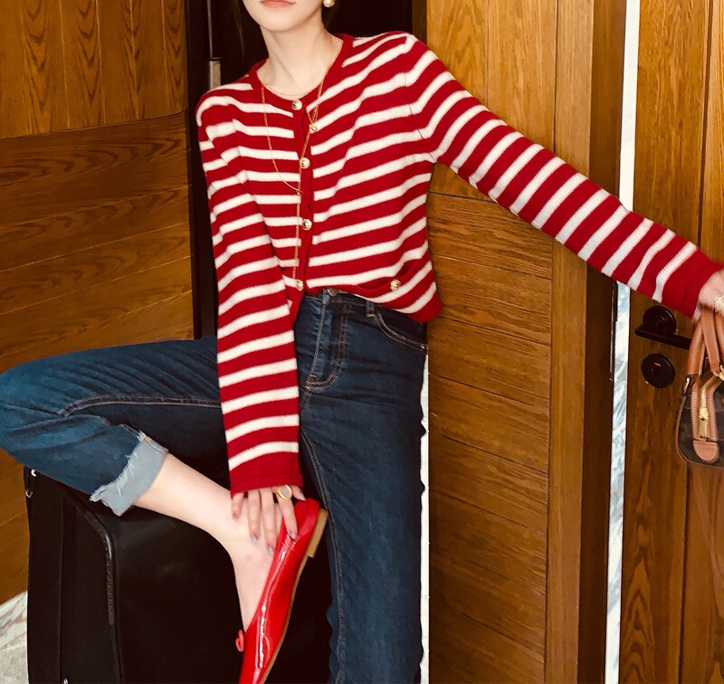 Simple stylish elegant striped sweater women's autumn new wool short cardigan