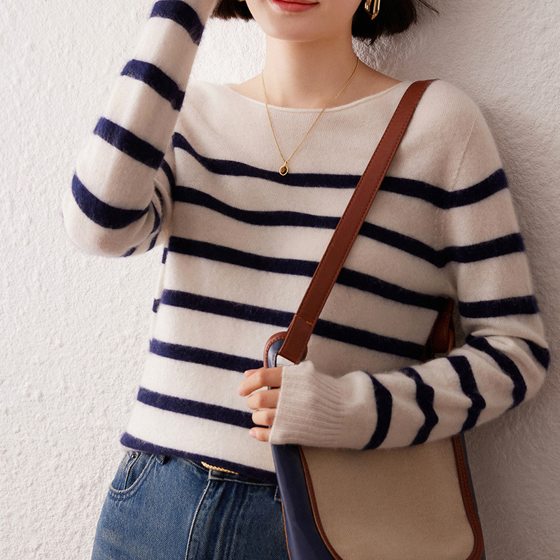 Autumn and winter new cashmere sweater women's curling round neck long sleeve sweater striped design comfortable skin-friendly versatile