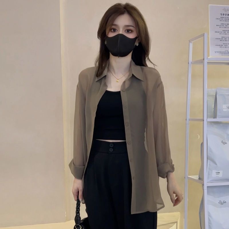 카키색