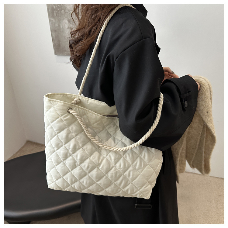166g Weight Polyester Lining Material Sewing Thread Fashion Element Zipper Closure Type Double Shoulder Straps Strap Type Tote Bag Bags Type Casual, Daily, Shopping Occasion Nylon Material Solid Color, Lingge Pattern Autumn&Winter Season Women's Gender Classic Style Style Square Shape Women's Nylon Solid Color Lingge Classic Style Sewing Thread Square Zipper Tote Bag 2