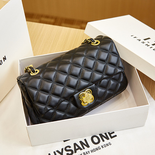 Fashionable single shoulder underarm bag for women Korean version versatile rhombus chain bag new  summer crossbody small square bag simple