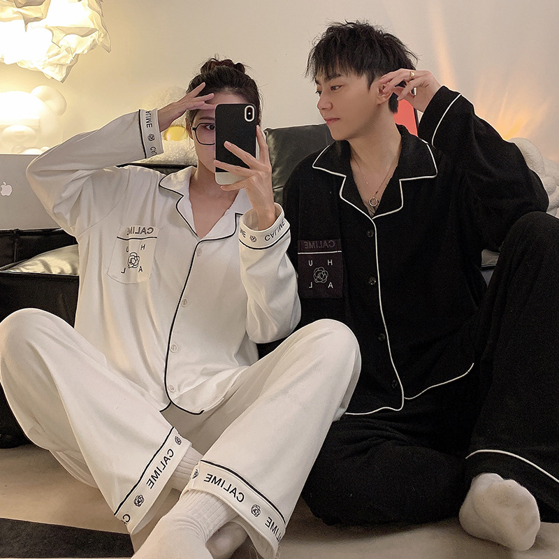 De terciopelo pareja pijamas Otoño e Invierno Nuevo engrosamiento de terciopelo fino de manga larga autocalentamiento de los hombres y las mujeres Camellia homewear