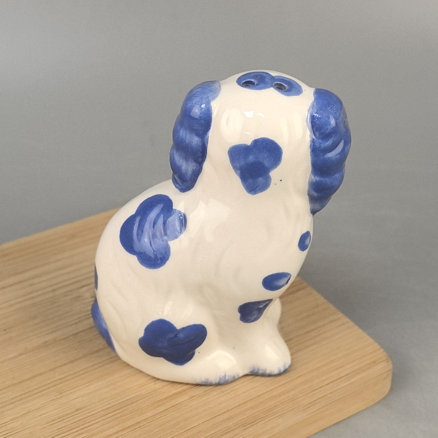 Pimienta de cachorro manchada pintada de cerámica, olla de sal y pimienta, olla de condimento, botella de condimento de cachorro con forma de animal de dibujos animados