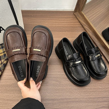 �����ɫСƤЬŮ2026�����¿�Ӣ���Ljkһ�_��ͨ�چ�Ь�A�^����Ь