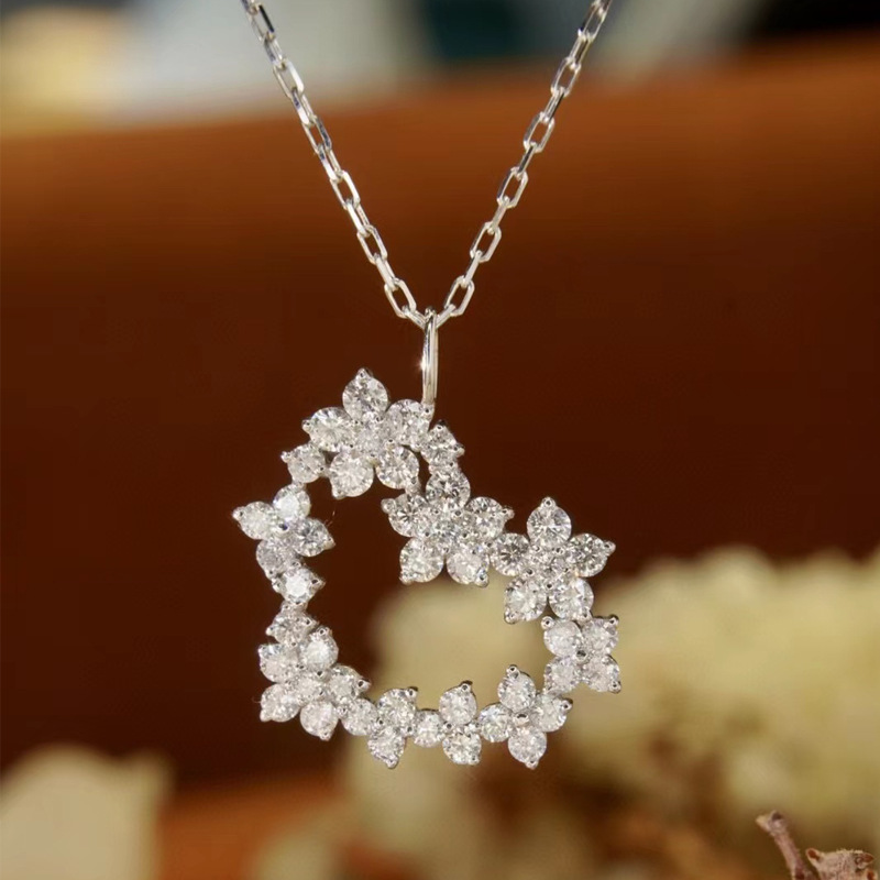 Elegant Simple Style Flower Alloy Zircon Women's Pendant Necklace display picture 4