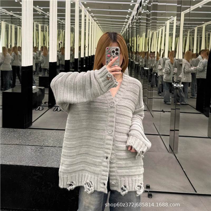 2025早秋新款小众设计流苏破坏慵懒风V领宽松针织羊毛纽扣开衫女