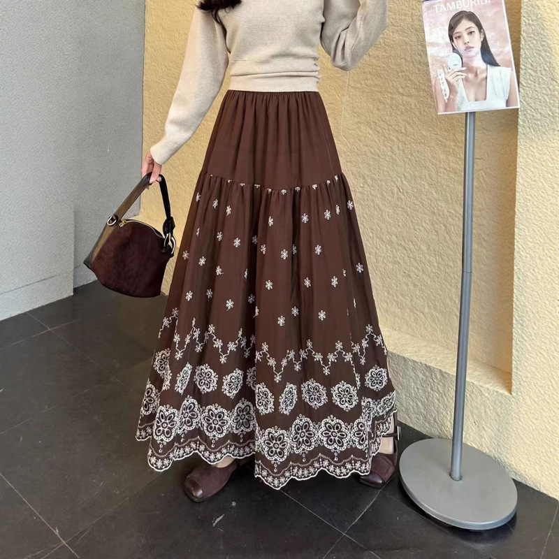 Chinese Retro Embroidered Cut Out Umbrella Skirt Women's Autum New Embroidered Lace A-Line Long Skirt
