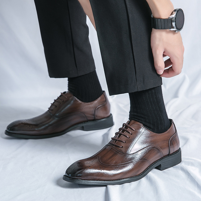 Zapatos transfronterizos de gran tamaño 46 zapatos de hombre zapatos de moda de suela gruesa de negocios zapatos de cuero británicos zapatos de vestir retro con cordones puntiagudos