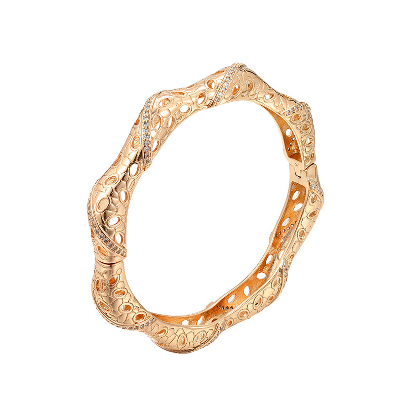 Pulsera Xuping de aleación con baño de oro de 18k, estilo vintage, ligera, de lujo, estilo ruso, exquisita, para mujer.