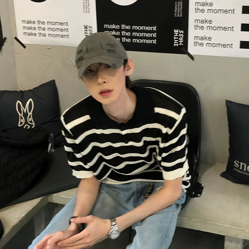 Black and White Striped Hollow-Out Ice Silk Polo Knit Shirt, American-Style Short-Sleeve Men's Summer Design, Niche Turn-Down Collar T-Shirt