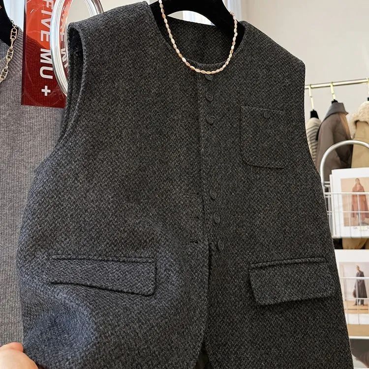 High-End, Elegant and Chic Plaid Quilted Woolen Vest Jacket for Women in Autumn and Winter Layered Sleeveless Tops