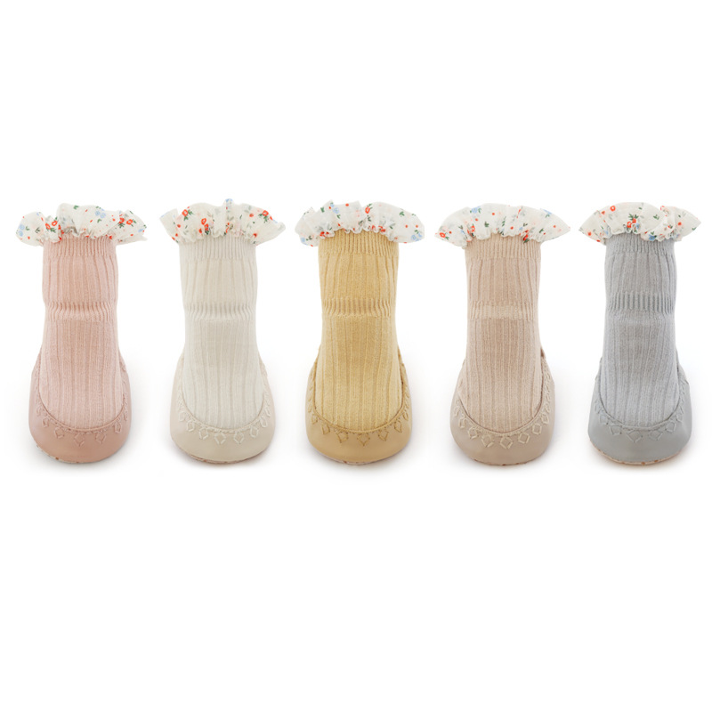 Zapatos de piso de bebé y calcetines 2023 primavera nueva Corea del Sur lindo encaje suela de cuero Zapatos Bebé princesa niño calcetines Zapatos
