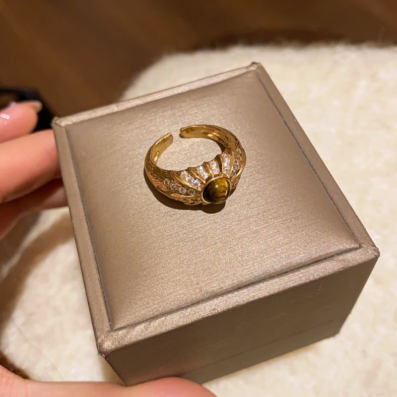 Glinsende ring til kvinder designer ring elegant og stilfuld_voghion.com