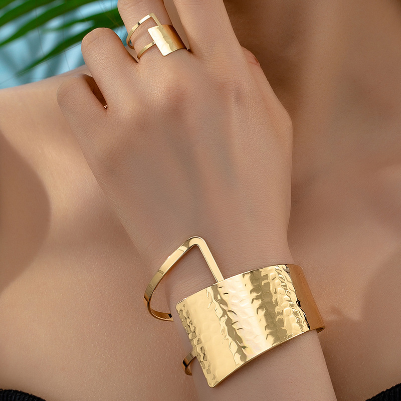 Fashion Cross Border Simple Two Piece Irregular Hammered Pattern Bracelet and Ring