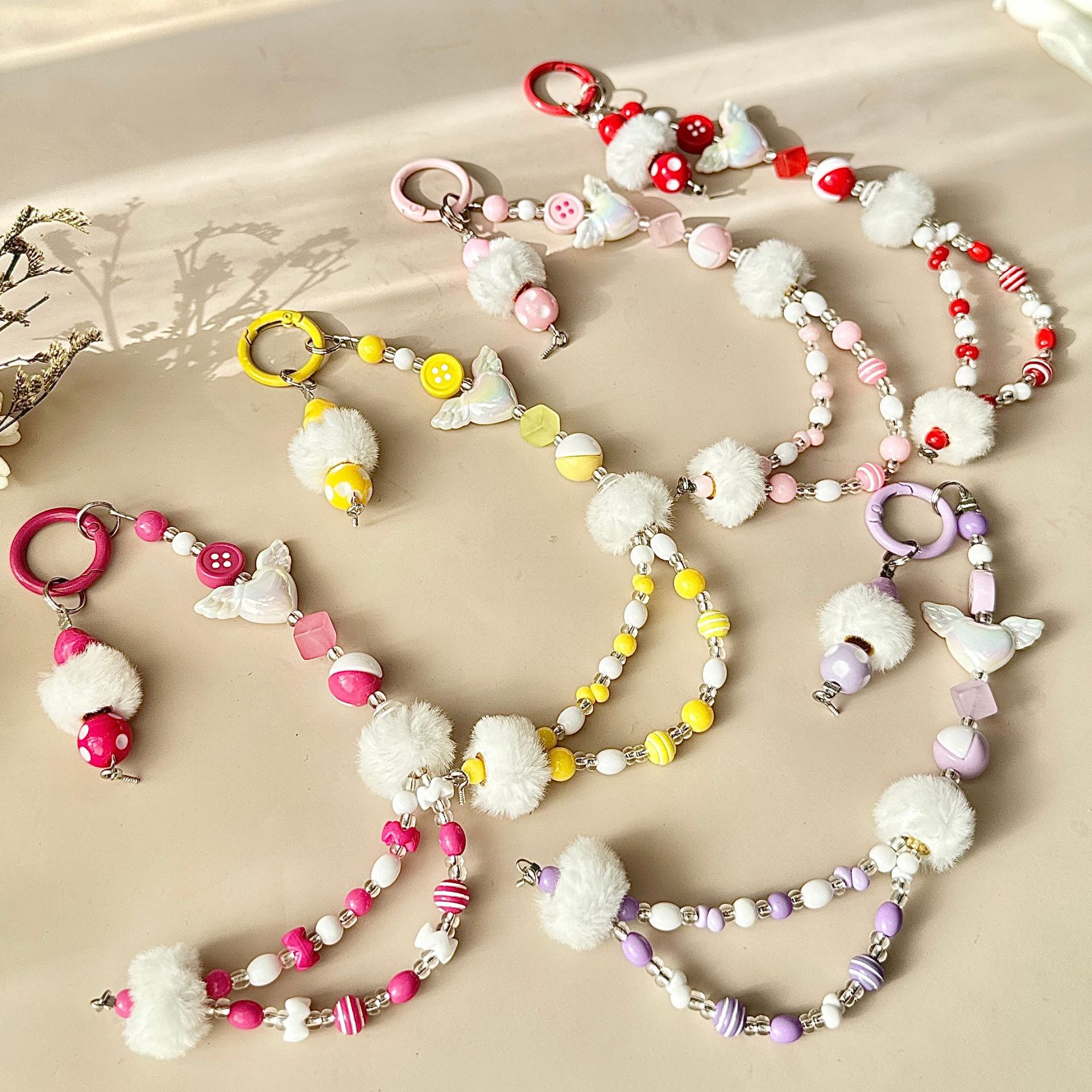 原创直播间毛球可爱diy挂娃手机链夏日彩虹糖星星人萌粒链钥匙扣