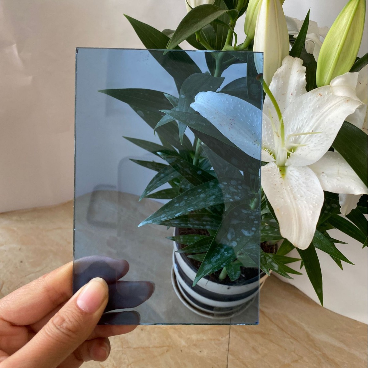 宝石蓝浮法玻璃 深蓝色玻璃 福特蓝玻璃 蓝色反光玻璃镀膜玻璃