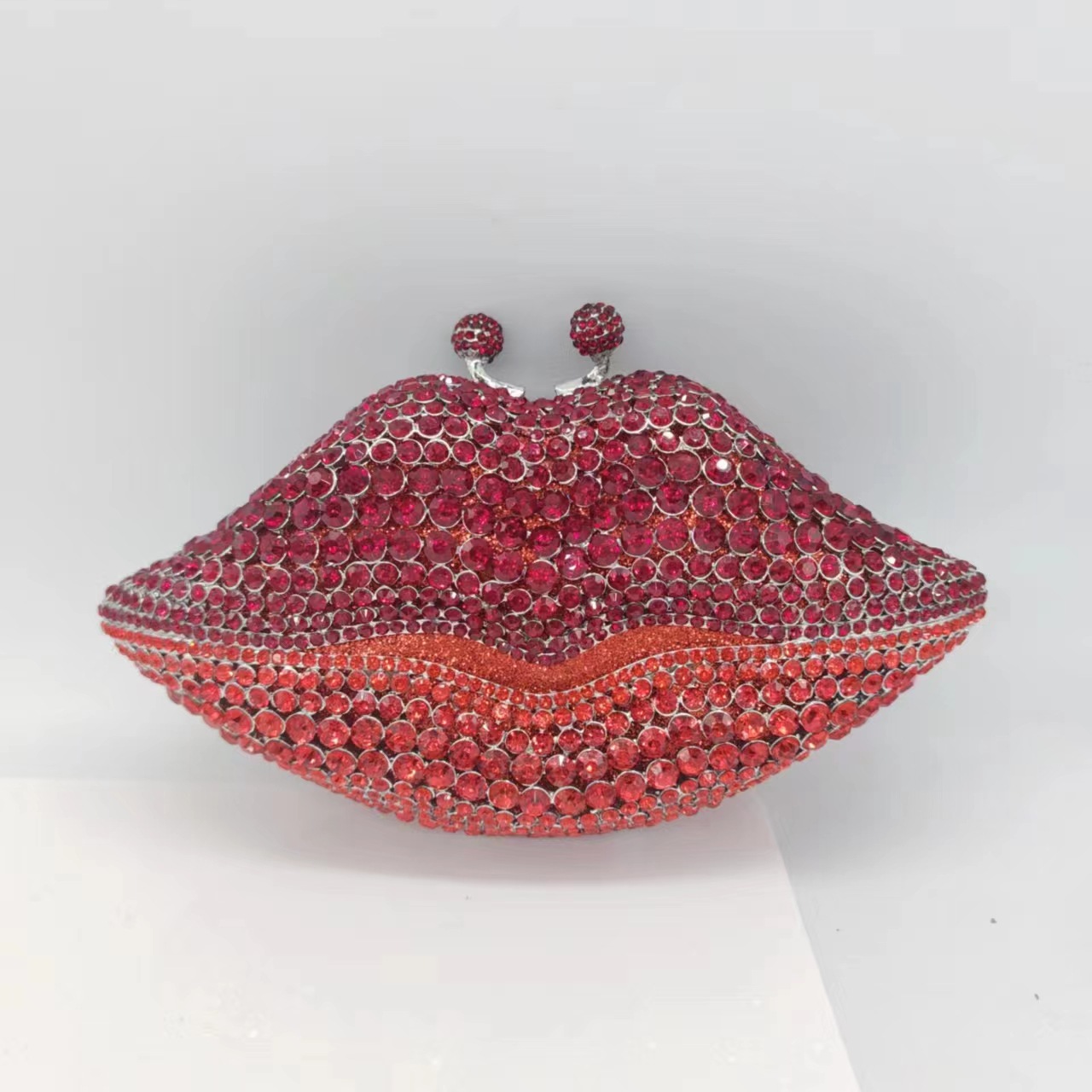Selección estricta AliExpress labios diamantes bolsas de cena damas vestidos de banquete de diamantes bolsas de mano de metal caja dura bolsas azules