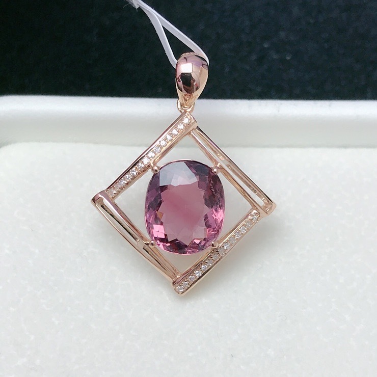 Jewelry Manufacturers 18K Set natural Tourmaline pendant Main Stone: 3.45 Carat