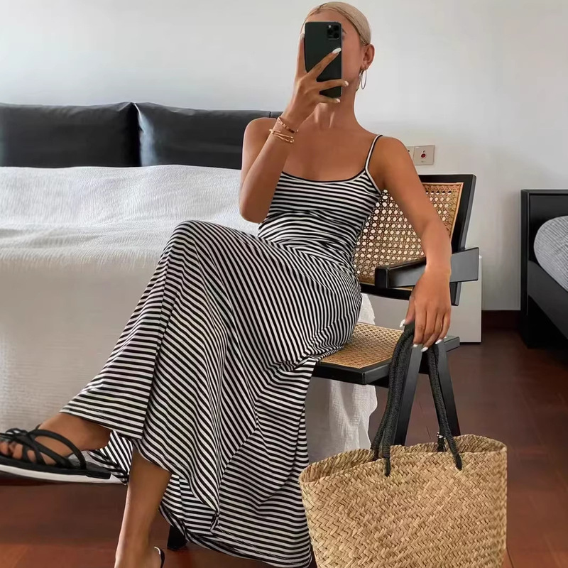 2026 New Niche Style Short-Sleeve Vest, Sexy and Fashionable, Backless, Slim-Fit, Slimming, Striped Strap Dress 2026 New Niche Style Short-Sleeve Vest, Sexy and Fashionable, Backless, Slim-Fit, Slimming, Striped Strap Dress