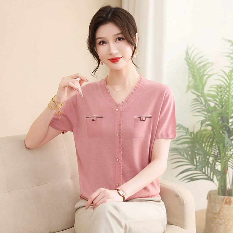 Маленькая ароматная футболка с коротким рукавом с v-образным вырезом