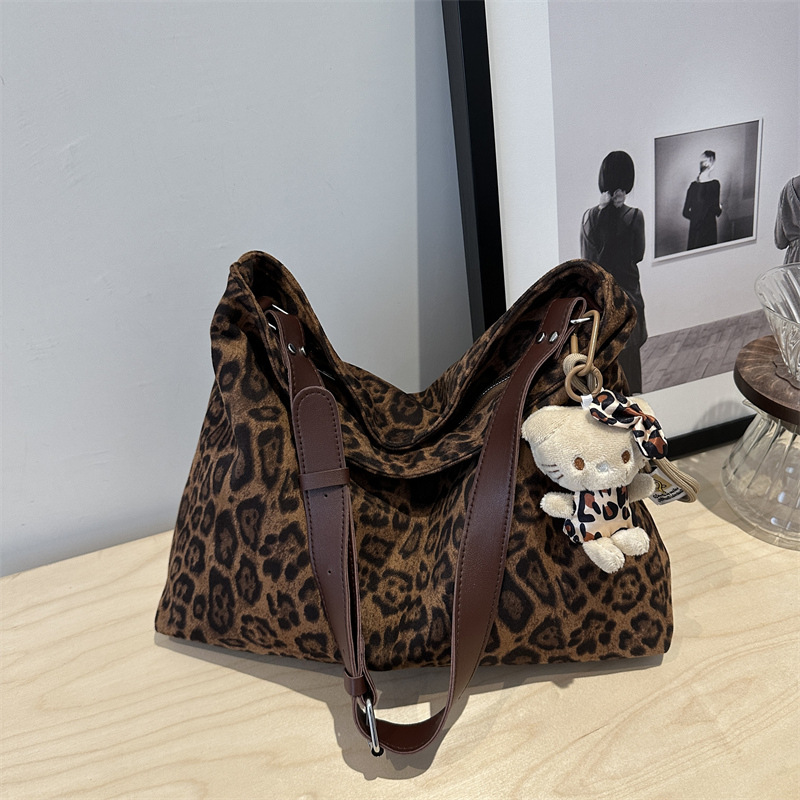 Bolso Tote con estampado de leopardo para mujer Bolso de hombro de gran capacidad retro de moda coreana 2024 otoño e invierno nuevo estilo pequeño bolso de mujer de estilo perezoso