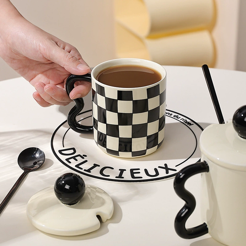 Новая керамическая кружка, устойчивая к высоким температурам, большая емкость, чашка для питья с крышкой, креативная простая чашка для кофе с молоком, популярная