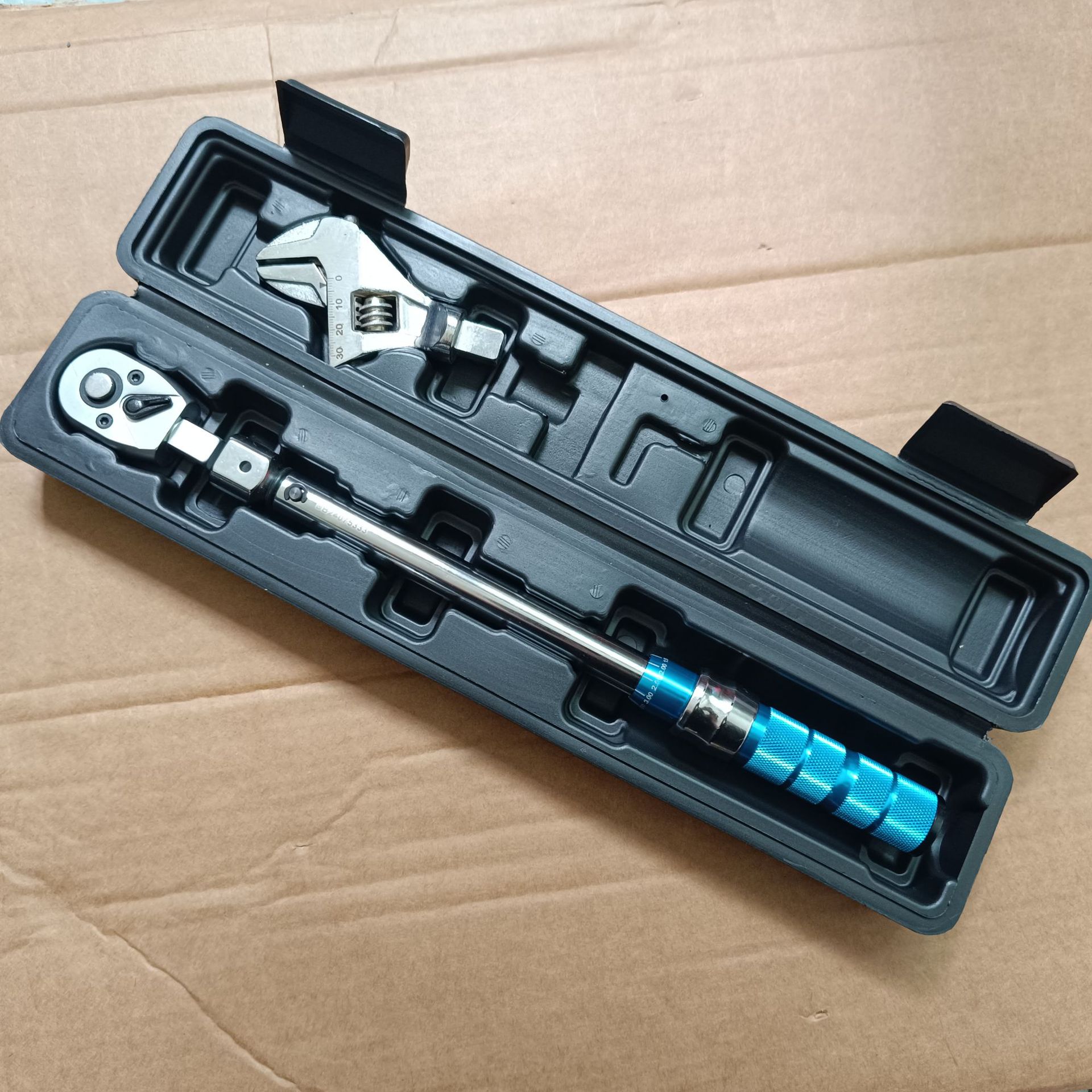 Llave de torque preestablecida llave de torque multifuncional llave de torque cromado 45 # mango de acero Escala de grabación en relieve