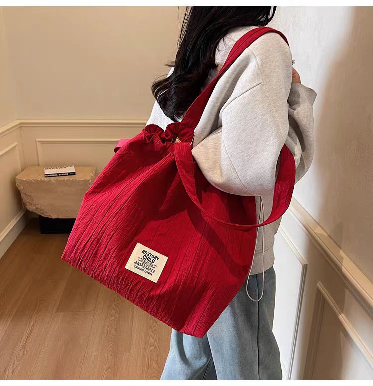 빨간색