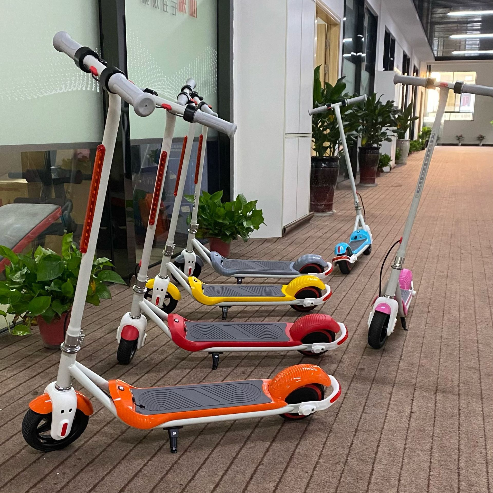 6.5inch child electric scooter