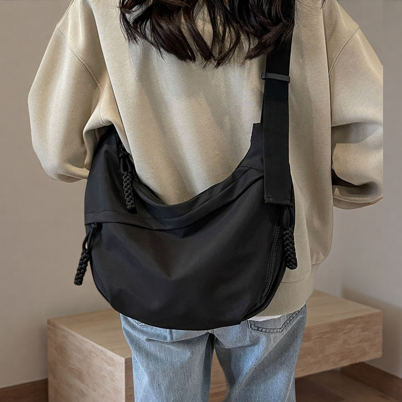 New Style Simple Casual Lightweight Crossbody Bag for Women Versatile Large Capacity College Student Fashion Dumpling Bag