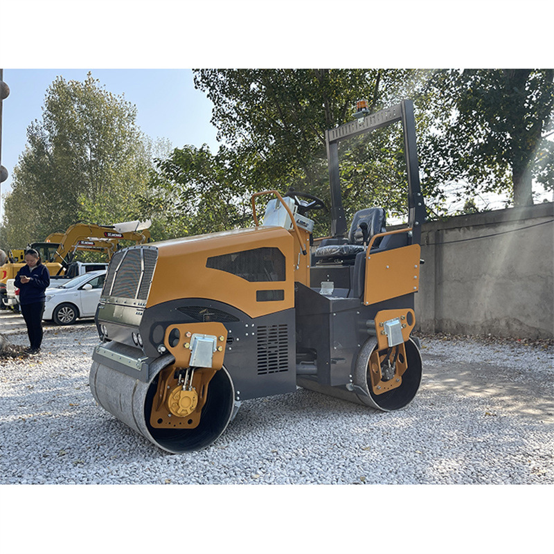 双钢振动碾 双驱全液压压土机 轮振动压路机 2吨小型座驾式