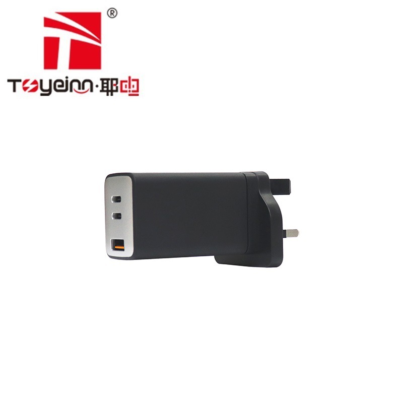TY2213-2C1A 英规黑色65W1USB+2Type-C氮化镓手机快充头
