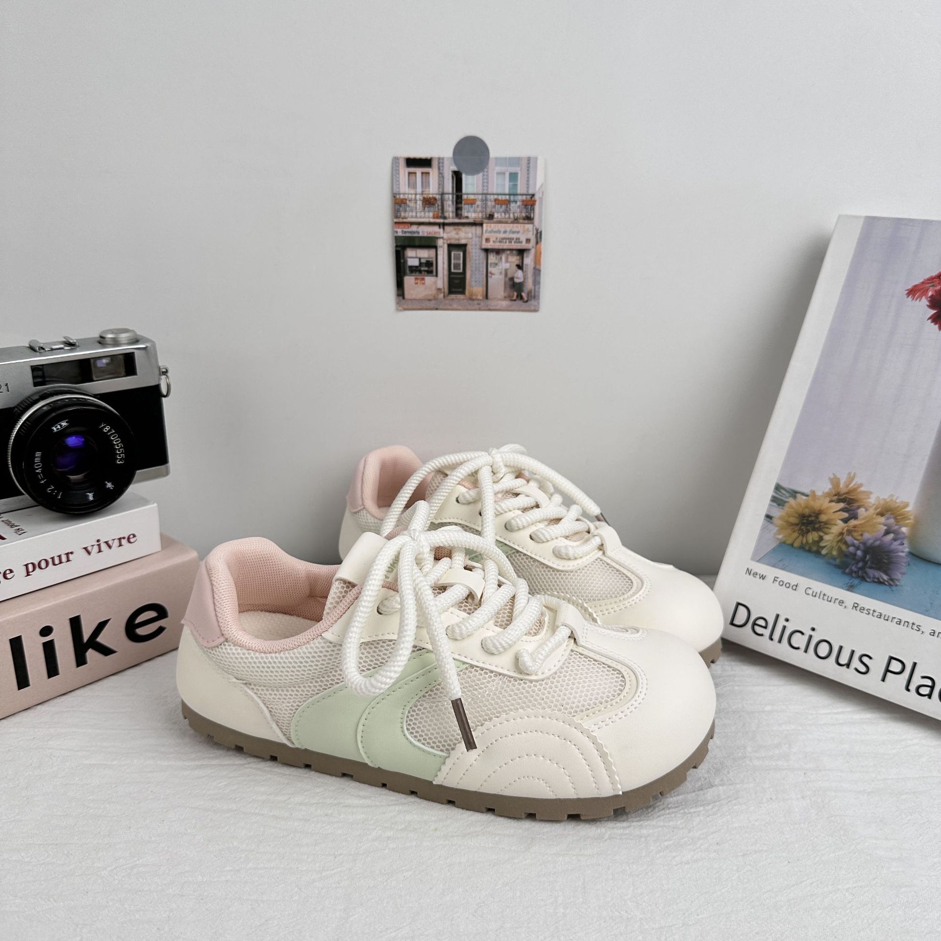 Zapatos de entrenamiento transpirables de malla de ondas distantes para mujeres 2025, nuevos zapatos blancos de nicho, zapatos de plancha plana, zapatos de cabello