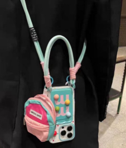 Paquete de tarjeta de frijol de color M tridimensional Apple 16promax agujero de cordón 15/14pro funda para teléfono móvil para IPhone13/15